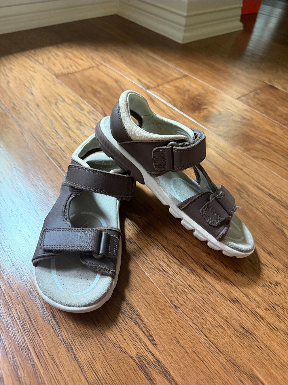 Clarks Brown Kids Hook-and-Loop Sandals